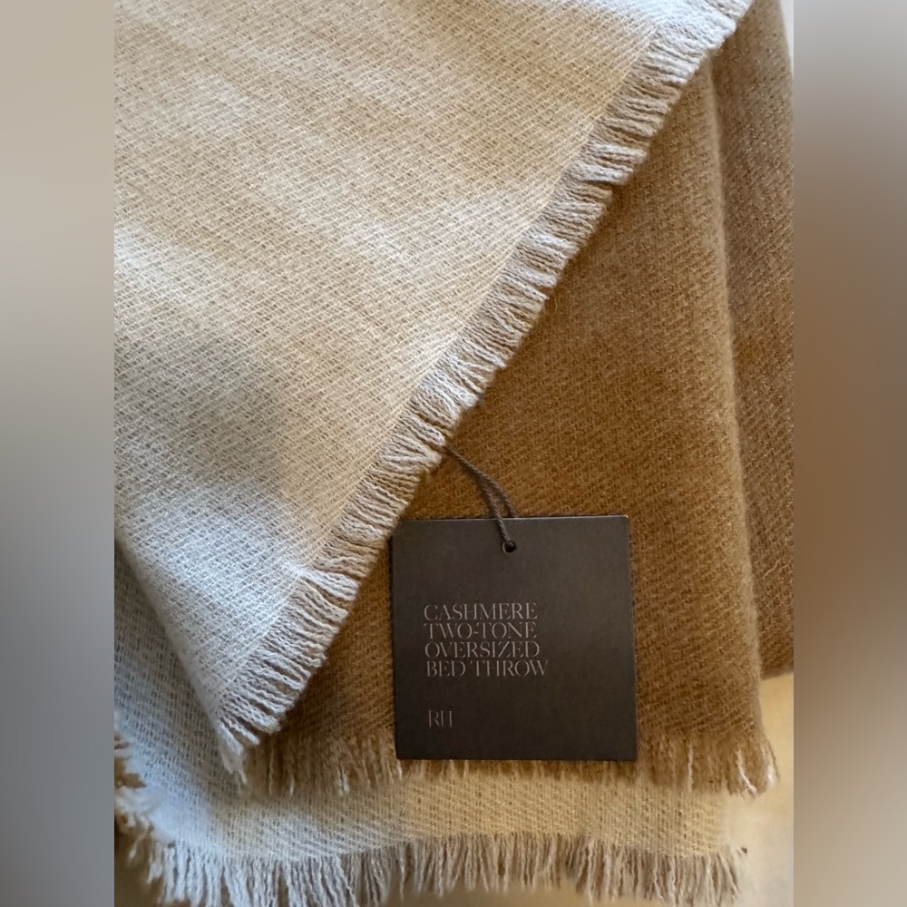 "RH" Luxurious 100%Cashmere CAMEL 
/White TWO-TONW Throw-in ,96“x 80".NEW w/Tag - Picture 3 of 13